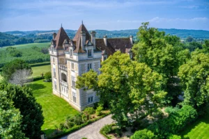 Façade du Château de Monrecour, hôtel 4 étoiles en Périgord Noir près de Sarlat