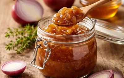 Confit d’oignons au miel : ma recette maison fondante, idéale avec foie gras, fromages et viandes